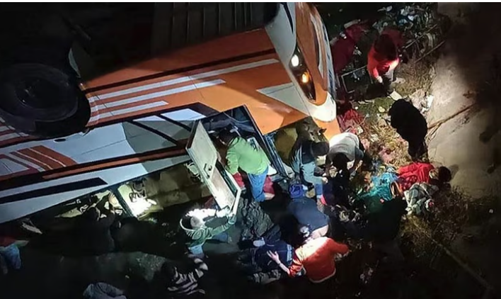 നേപ്പാളില് ബസ് നദിയിലേക്ക് മറിഞ്ഞു; 18 മരണം; 27 പേര്ക്ക് പരിക്ക്