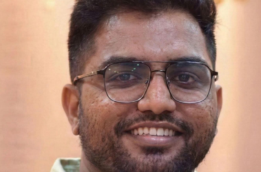 വിമാനത്തിൽ ഉണ്ടായ അപ്രതീക്ഷിത ദുരന്തത്തിൽ മലയാളി യുവാവ് മരിച്ചു