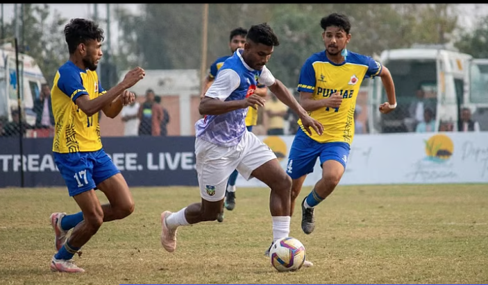 കിരീടം തേടി കേരളം ഇറങ്ങുന്നു; സന്തോഷ് ട്രോഫി ഫൈനല്‍ ഇന്ന്