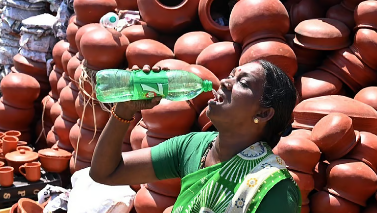 വെന്തുരുകി കേരളം: കണ്ണൂരില്‍ 37 ഡിഗ്രി സെല്‍ഷ്യസ്, മൂന്നിടത്ത് 35 ഡിഗ്രി; ജാഗ്രതാനിര്‍ദേശം
