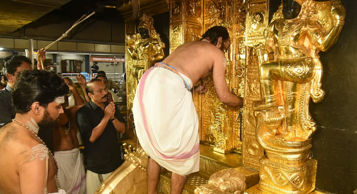 ശബരിമലയില്‍ വീണ്ടും എസ്‌ഐടി പരിശോധന: ദ്വാരപാലക പാളികളിലും, ശ്രീകോവിലിന്റെ പിന്‍ഭാഗത്തും സാംപിൾ ശേഖരണം