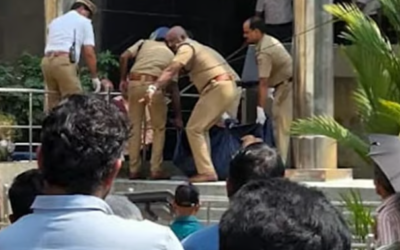 കൊച്ചിയിലെ ജ്വല്ലറിക്ക് മുകളില് നിന്ന് ചാടി മധ്യവയ്സ്കന് ജീവനൊടുക്കി; ആളെ തിരിച്ചറിഞ്ഞില്ല