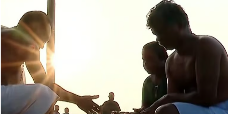 പിതൃമോക്ഷം തേടി ആയിരങ്ങള്, ആലുവ മണപ്പുറത്ത് ബലിതര്പ്പണം