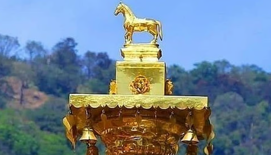 കൊടിമര പുനര്‍നിര്‍മാണത്തില്‍ ത്വരിത പരിശോധനയ്ക്ക് ഹൈക്കോടതി നിര്‍ദേശം