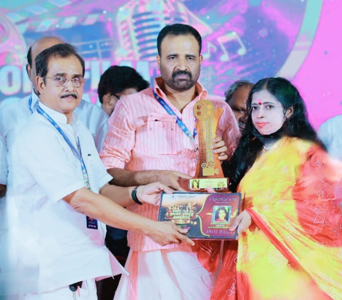 സംസ്കാര സാഹിതി സംസ്ഥാന കമ്മിറ്റിയുടെ ഡോക്യുമെൻ്ററി പുരസ്കാരം ഏറ്റുവാങ്ങി ബിന്ദു നന്ദന