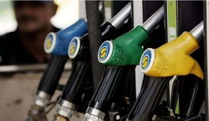 പശ്ചിമേഷ്യന് പ്രതിസന്ധി; പ്രീമിയം പെട്രോള് വില രണ്ട് രൂപ കൂട്ടി