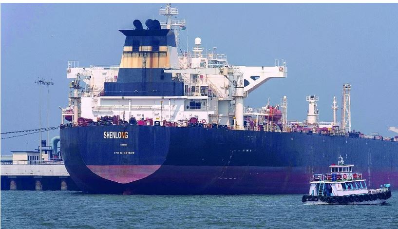 21 ചരക്കു കപ്പലുകളും 611 ജീവനക്കാരും ഹോർമുസിൽ കുടുങ്ങി, ചർച്ചകളുമായി ഇന്ത്യ