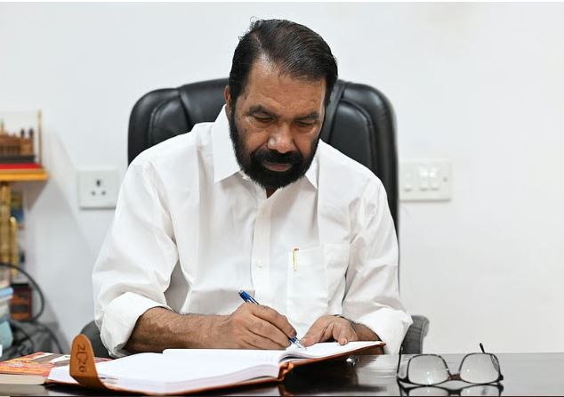 ഔദ്യോഗിക ലെറ്റർ പാഡിൽ വോട്ട് അഭ്യർത്ഥിച്ചു; വി ശിവൻകുട്ടിക്കെതിരെ ബിജെപിയുടെ പരാതി