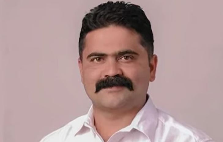 ലൈംഗിക പീഡനം: കോണ്‍ഗ്രസ് കൗണ്‍സിലര്‍ പ്രശോഭ് ഒളിവില്‍, കേരളം വിട്ടോ?, അന്വേഷണം ഊര്‍ജ്ജിതം