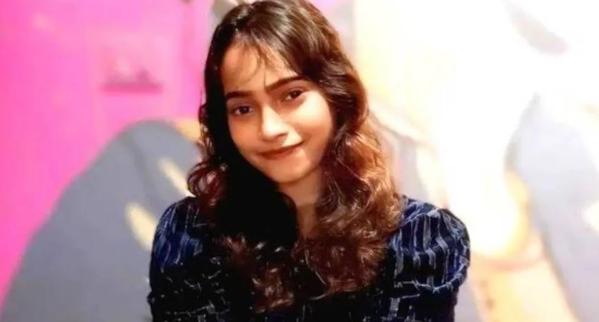 വർക്കല ട്രെയിൻ ആക്രമണത്തിനിരയായ ശ്രീക്കുട്ടി വീട്ടിലേക്ക് മടങ്ങി