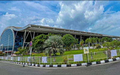 കേരളത്തിൽ നിന്നുള്ളവരും കുടുങ്ങി, സർവീസുകൾ കൂട്ടത്തോടെ റദ്ദാക്കി വിമാനക്കമ്പനികൾ