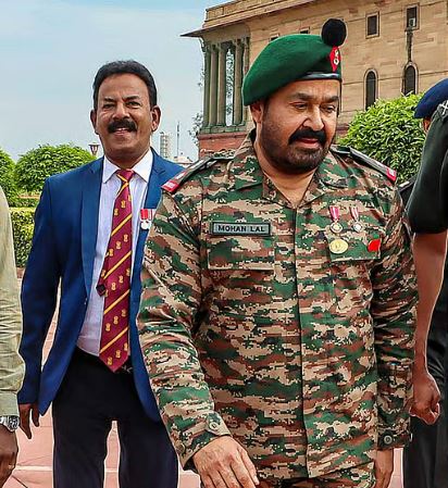 ‘പട്ടാളത്തിന്റെ ഒരു കുപ്പി കള്ള് പോലും ലാലിന് കിട്ടില്ല’; ലെഫ്. കേണല്‍ പദവി എങ്ങനെ കിട്ടി? മറുപടി നല്‍കി മേജര്‍ രവി