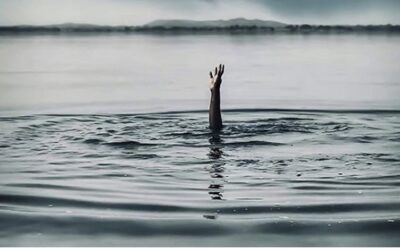 പുതുവൈപ്പിനില്‍ ബോട്ട് മറിഞ്ഞു; മത്സ്യത്തൊഴിലാളി മരിച്ചു; അഞ്ച് പേരെ രക്ഷപ്പെടുത്തി