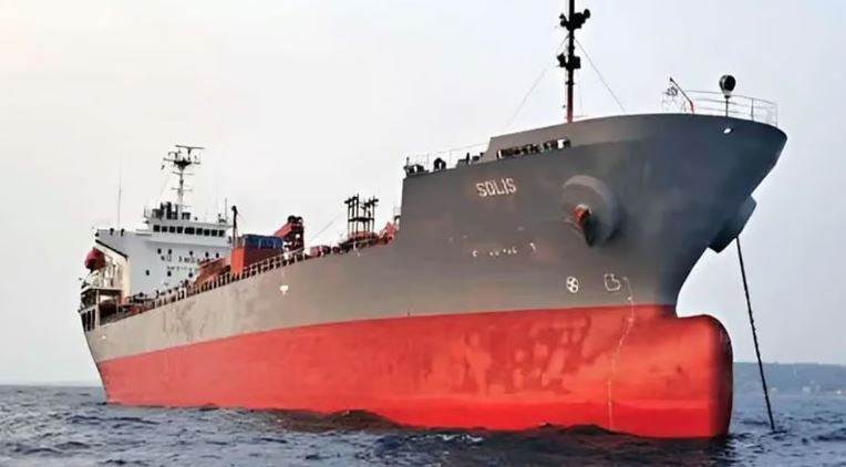 മത്സ്യബന്ധന ബോട്ട് ഇടിച്ചുതകര്‍ത്ത പനാമ കപ്പല്‍ കസ്റ്റഡിയില്‍, വിഴിഞ്ഞം പുറംകടലിലെത്തിച്ചു