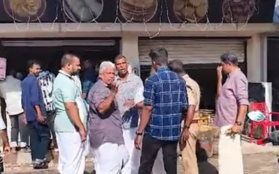 ഗ്യാസ് തീര്‍ന്നു, ഓര്‍ഡര്‍ ചെയ്ത പത്തിരി കൊടുക്കാന്‍ കഴിഞ്ഞില്ല; കായംകുളത്ത് തിക്കും തിരക്കും