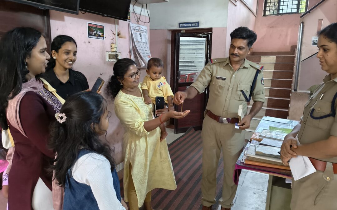 നഷപ്പെട്ട സ്വർണം ഉടമയ്ക്കു തിരിച്ചു നൽകി ആറ്റിങ്ങൽ പോലീസ്