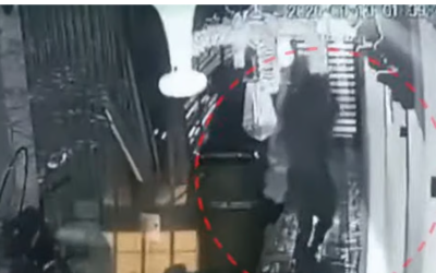 നിറച്ചുവച്ചതു മാത്രം പൊക്കി, കള്ളന്‍ കൊണ്ടുപോയത് ഗ്യാസ് സിലിണ്ടര്‍!; സിസിടിവി ദൃശ്യം പുറത്ത്