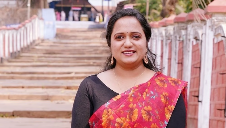 വ്യാജമായി പേരുചേർത്തെന്ന് പരാതി; ശ്രീനാദേവി കുഞ്ഞമ്മ ഉൾപ്പെട്ട റേഷൻ കാർഡ് റദ്ദാക്കി