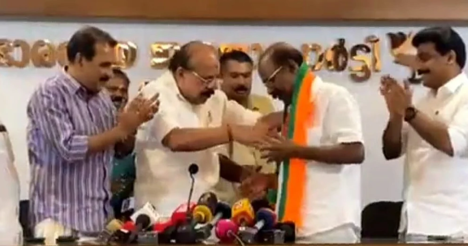 ‘കൈപ്പത്തിയില് വേണ്ട, താമരയില് മത്സരിക്കാം’; സി സി മുകുന്ദന് ബിജെപിയില്, നാട്ടികയില് സ്ഥാനാര്ഥിയാകും