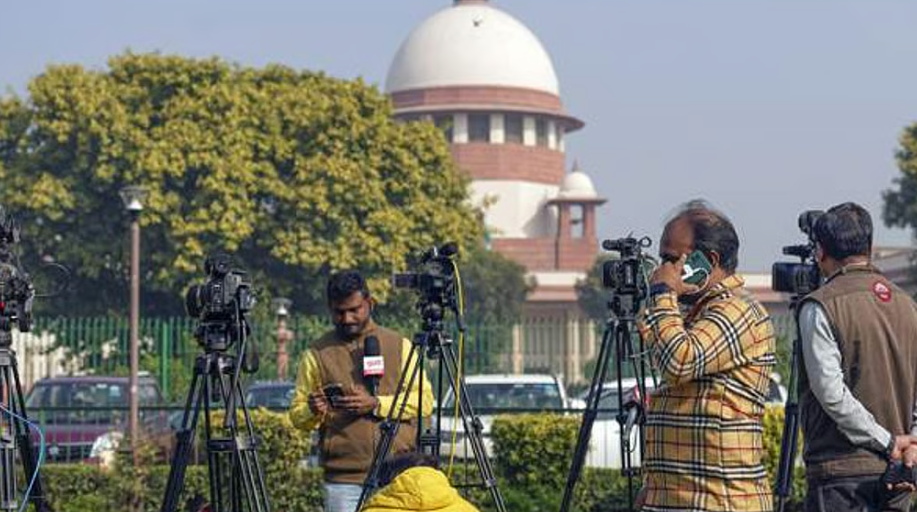 കുഞ്ഞിന്റെ പ്രായം ഘടകമല്ല, മറ്റേണിറ്റി ലീവ് ദത്തെടുക്കുന്ന അമ്മയുടെ അവകാശം: സുപ്രീം കോടതി