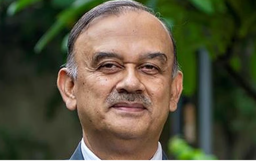 എച്ച്ഡിഎഫ്സി ബാങ്ക് ചെയര്‍മാന്‍ അതാനു ചക്രവര്‍ത്തി രാജിവെച്ചു; ബാങ്ക് ഓഹരിയില്‍ ഇടിവ്
