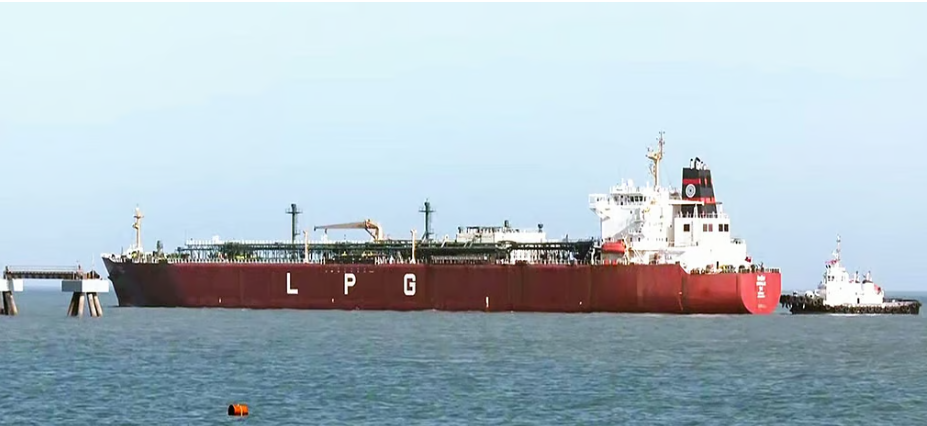 ഹോര്‍മൂസ് കടക്കാന്‍ ഒരു കപ്പലിന് 19 കോടി രൂപ ടോള്‍; യുദ്ധച്ചെലവ് പിരിച്ചെടുക്കാന്‍ ഇറാന്‍