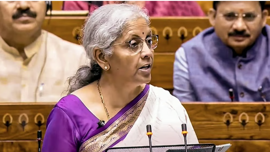 അനുവദിച്ച പണം പിന്‍വലിക്കാനുള്ള അപേക്ഷ പോലും തന്നില്ല; കേരളത്തിനെതിരെ കേന്ദ്ര ധനമന്ത്രി പാര്‍ലമെന്റില്‍