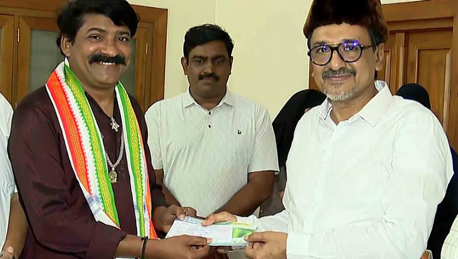 ഞെരളത്ത് ഹരിഗോവിന്ദന്‍ മുസ്ലിം ലീഗില്‍, പാണക്കാട്ടെത്തി അംഗത്വമെടുത്തു