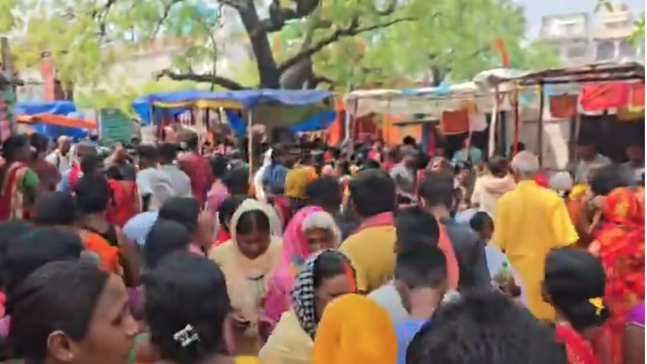 ബിഹാറില് ക്ഷേത്രത്തില് തിക്കിലും തിരക്കിലും എട്ടു മരണം; നിരവധി പേര്ക്ക് പരിക്ക്