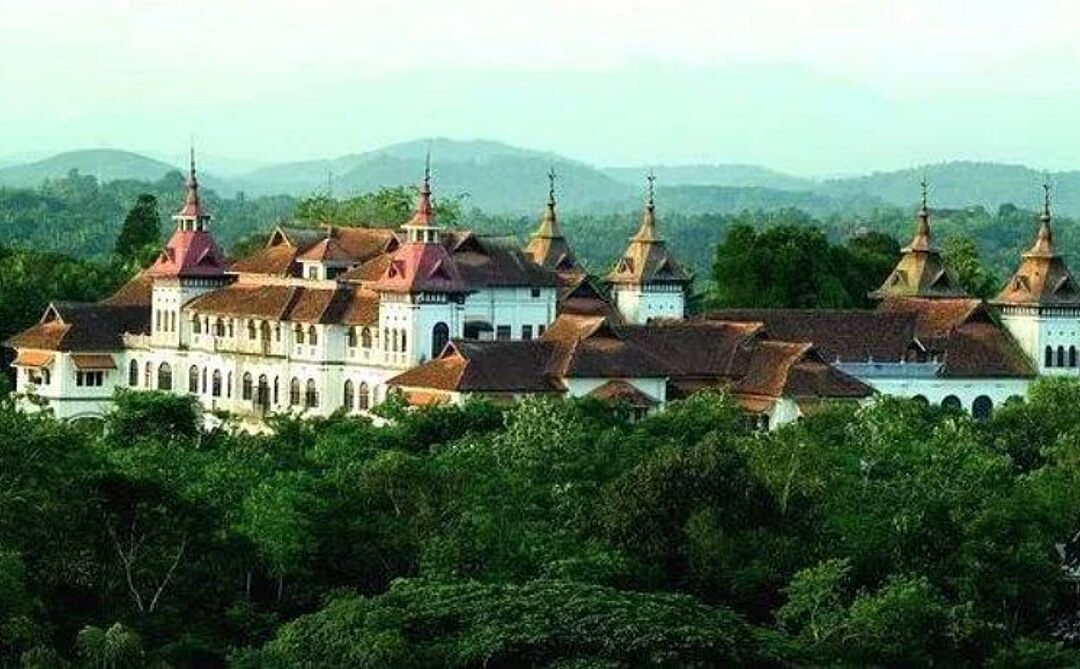 കവടിയാര്‍ കൊട്ടാരത്തിലെ മോഷണം: വിദേശികള്‍ ഉള്‍പ്പെടെ സന്ദര്‍ശകർ സംശയ നിഴലില്‍, അന്വേഷണം ക്രൈംബ്രാഞ്ചിന് കൈമാറിയേക്കും