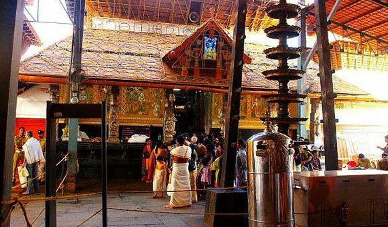 ഗുരുവായൂര്‍ ക്ഷേത്ര ദര്‍ശനം: മുതിര്‍ന്ന പൗരന്‍മാര്‍ക്കുള്ള പരിഗണന 70 വയസ്സ് കഴിഞ്ഞവര്‍ക്ക്, വഴിപാട് കൗണ്ടറുകള്‍ കൂട്ടി