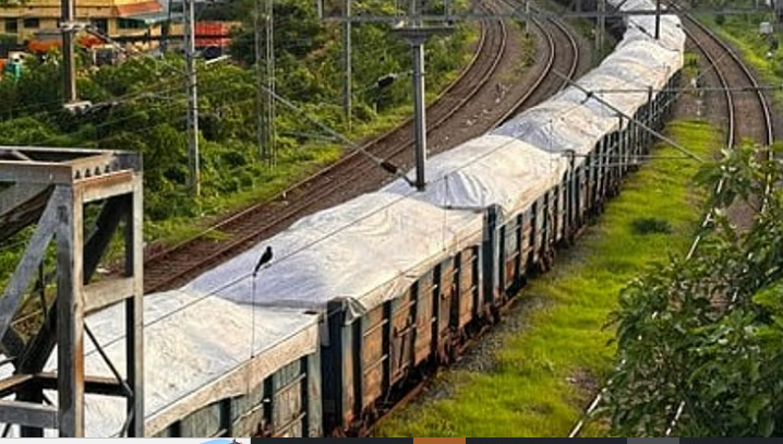 ട്രെയിനിന് മുകളില്‍ കയറി സെല്‍ഫിയെടുക്കാന്‍ ശ്രമം; പയ്യോളിയില്‍ പതിനെട്ടുകാരന് ഷോക്കേറ്റു; ഗുരുതരം