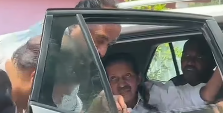 തെരഞ്ഞെടുപ്പ് പ്രസംഗത്തിനിടെ പന്ന്യന്‍ രവീന്ദ്രന്‍ കുഴഞ്ഞുവീണു