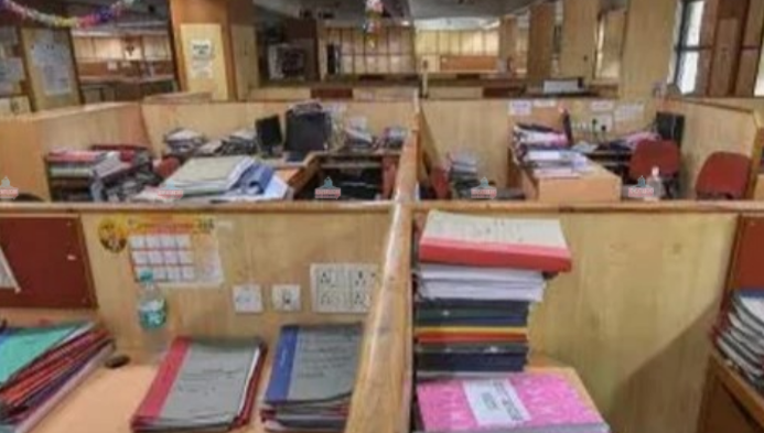 തെരഞ്ഞെടുപ്പു ദിവസം വേതനത്തോടെ അവധി