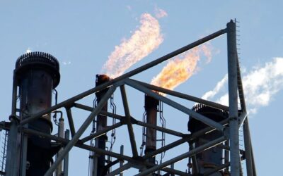 യുദ്ധം കനക്കുമെന്ന് ആശങ്ക; കുതിച്ച് എണ്ണവില, 111 ഡോളര് കടന്നു, ഇന്ധനവില കൂട്ടുമോ?