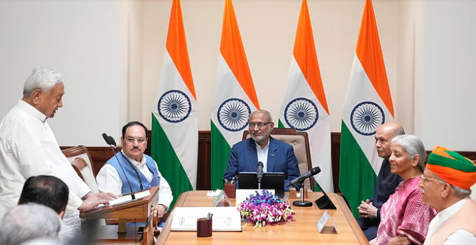 നിതീഷ് കുമാര്‍ രാജ്യസഭാംഗമായി സത്യപ്രതിജ്ഞ ചെയ്തു