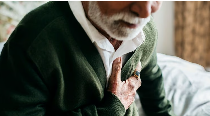 ആശാ ഭോസ്‌ലെയുടെ മരണം, നെഞ്ചിലെ അണുബാധ പ്രായമായവരിൽ എങ്ങനെ ​ഗുരുതരമാകുന്നു