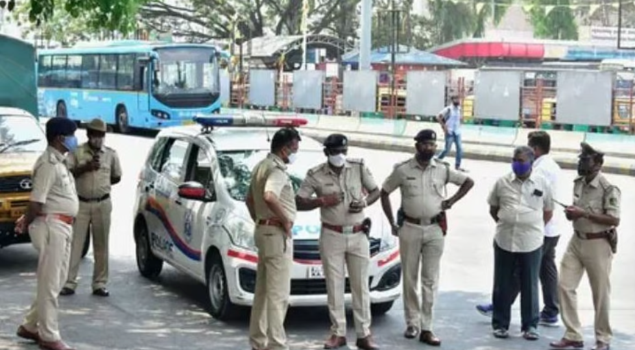 വീട്ടിലെത്തിയപ്പോള് ഭര്ത്താവ് മരിച്ച നിലയില്; പതിനേഴാം നിലയില് നിന്ന് ചാടി ജീവനൊടുക്കി ടെക്കി യുവതി, അന്വേഷണം