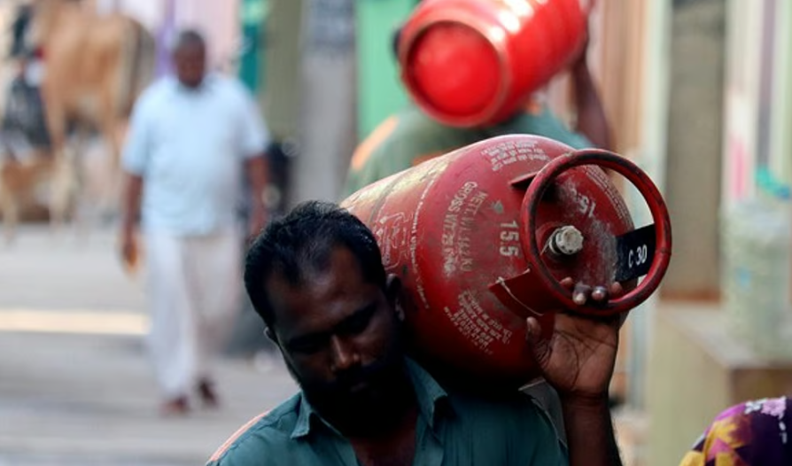 അതിഥി തൊഴിലാളികളുടെ അഞ്ച് കിലോ എൽപിജി സിലിണ്ടറുകളുടെ ക്വോട്ട ഇരട്ടിയാക്കി കേന്ദ്രം