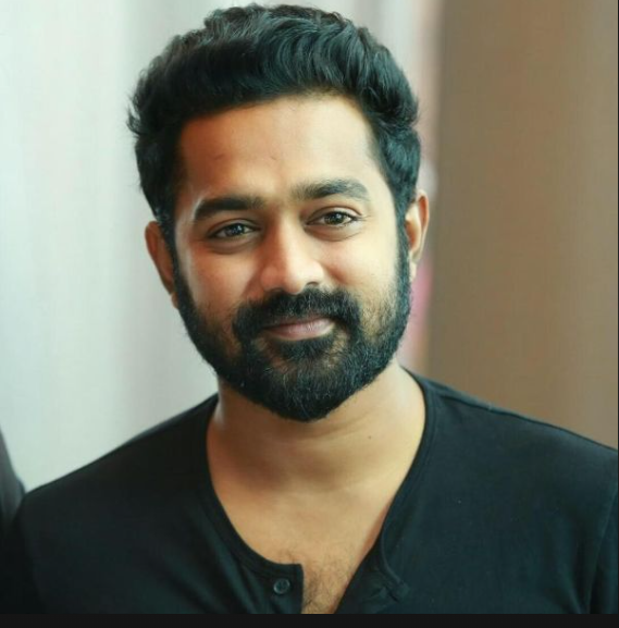 എല്ലാവരും നിര്ബന്ധമായി വോട്ട് ചെയ്യണമെന്ന് ആസിഫ് അലി