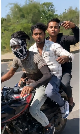 കയ്യിൽ തോക്കുമായി ഹൈവേയിൽ ‘ഷോ’; റീൽസെടുക്കുന്നതിനിടെ സഹോദരങ്ങൾക്ക് ദാരുണാന്ത്യം