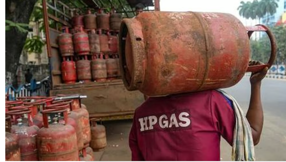പിഎൻജി ഉള്ളവർ എൽപിജി കണക്ഷൻ 15 ദിവസത്തിനകം തിരിച്ചേൽപ്പിക്കണം