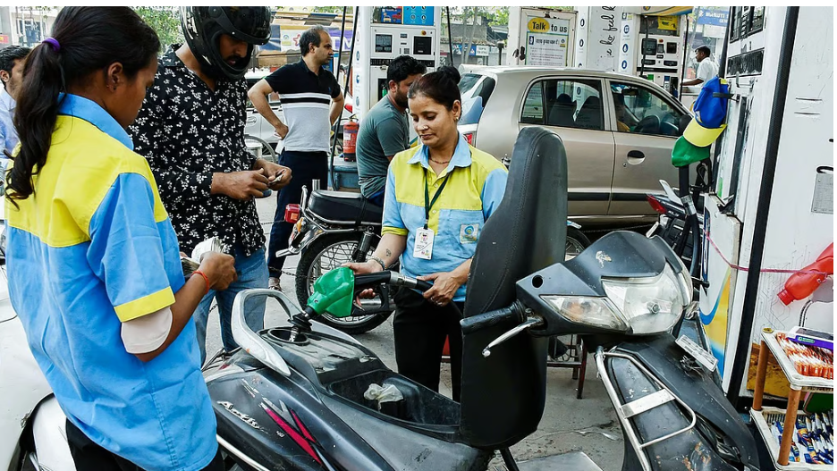 ഇന്ധനവില കൂട്ടുമെന്ന സൂചന നല്‍കി ധനകാര്യ മന്ത്രാലയം