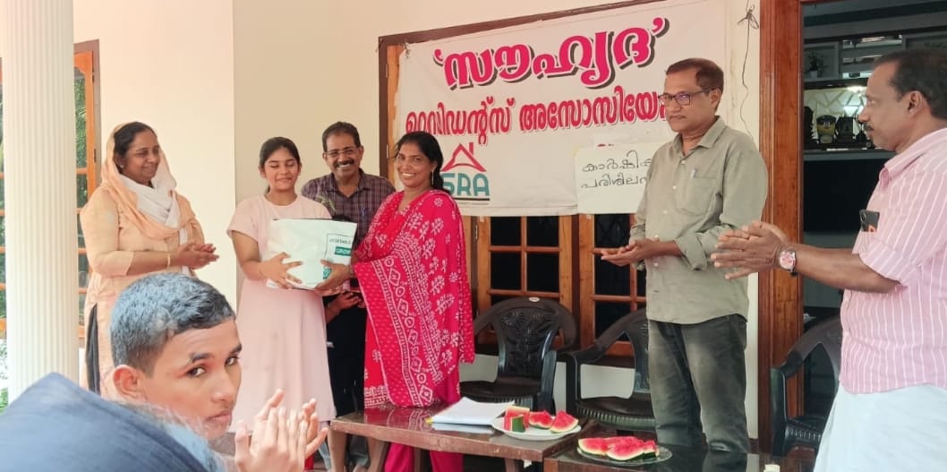 വിദ്യാർത്ഥികൾക്ക് അവധിക്കാല കൃഷി പരിശീലനവുമായി സൗഹൃദ റെസിഡന്റ്‌സ് അസോസിയേഷൻ