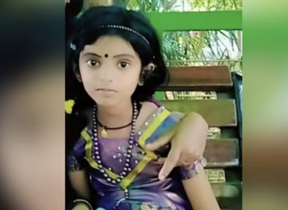 നിയന്ത്രണം വിട്ട കാർ കുഴിയിലേക്ക് മറിഞ്ഞു; ഏഴു വയസുകാരി മരിച്ചു