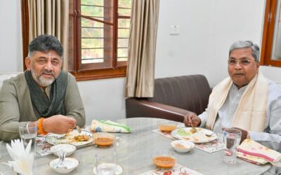 കർണ്ണാടകത്തിൽ സിദ്ധരാമയ്യയുടെ രാജി ഗവർണ്ണർ സ്വീകരിച്ചു; പുതിയ മന്ത്രിസഭാ ചർച്ചകൾക്കായി ഡികെയും സിദ്ധരാമയ്യയും ഡൽഹിയിൽ
