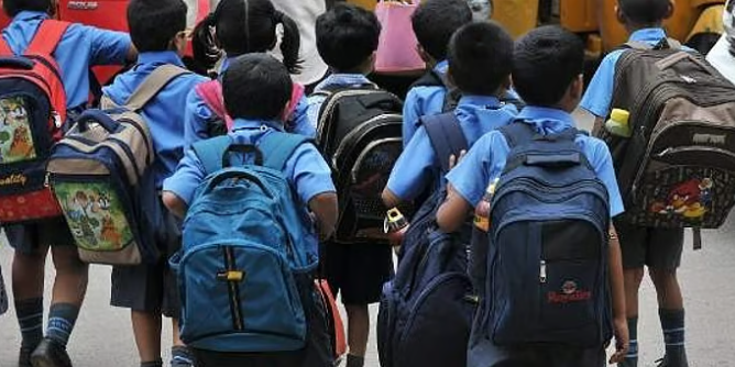 സ്‌കൂളുകള്‍ ജൂണ്‍ ഒന്നിന് തുറക്കും; സംസ്ഥാന തല പ്രവേശനോത്സവം മുഖ്യമന്ത്രി ഉദ്ഘാടനം ചെയ്യും