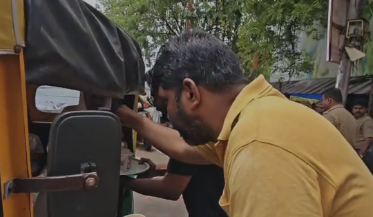 സിപിഎമ്മിന്റെയും ഡിവൈഎഫ്ഐയുടെയും പ്രവർത്തകർ വ്യാജ വാർത്ത പരത്തുന്നു