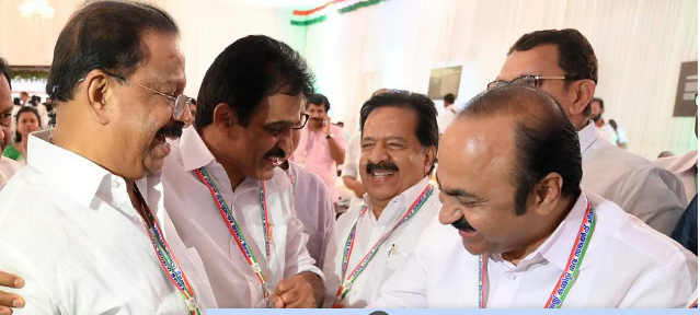 മുഖ്യമന്ത്രി പ്രഖ്യാപനം പിന്നീട്; യോഗത്തിൽ അന്തിമ തീരുമാനമായില്ല, മൂന്ന് മണിക്കൂർ നീണ്ട കൂടിക്കാഴ്ച പൂർത്തിയായി