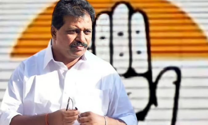 കെപിസിസി അധ്യക്ഷ പദവിക്കായും ചരടുവലി; ഖാര്‍ഗെയെ കണ്ട് കൊടിക്കുന്നില്‍ സുരേഷ്